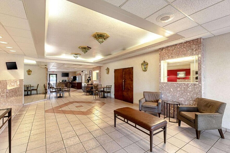 More Photos Of 950 US Highway 1, Vero Beach Hotel For Sale