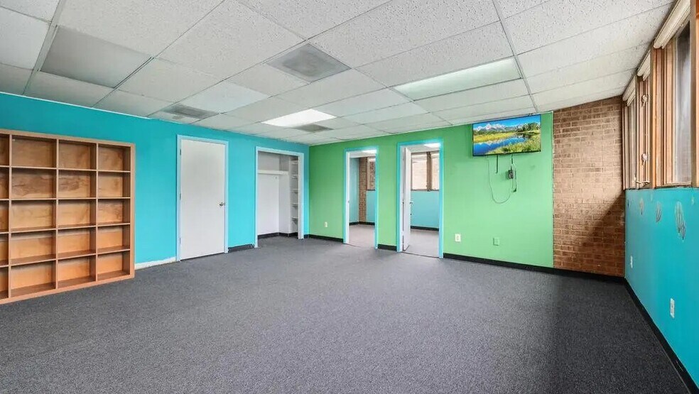 More Photos Of 4200 Daniels Ave, Annandale Office For Sale