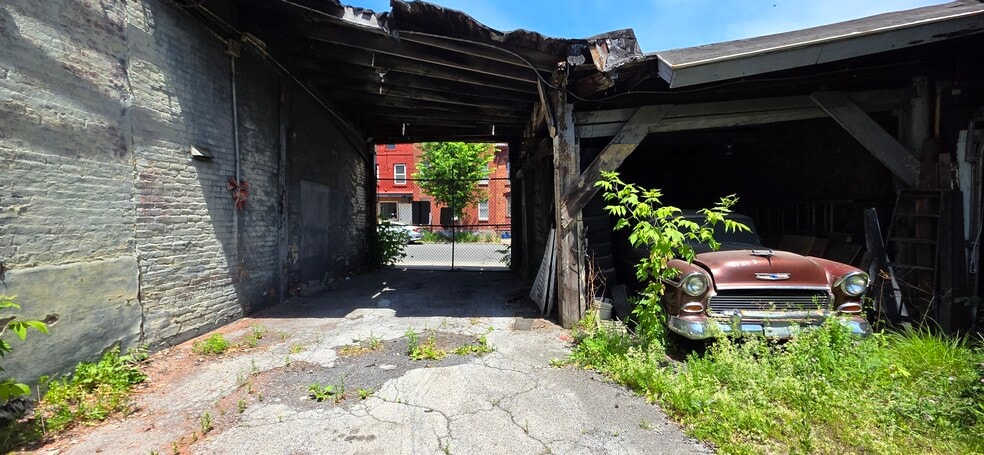 More Photos Of 187 Jefferson St, Albany Storefront Retail Residential For Sale