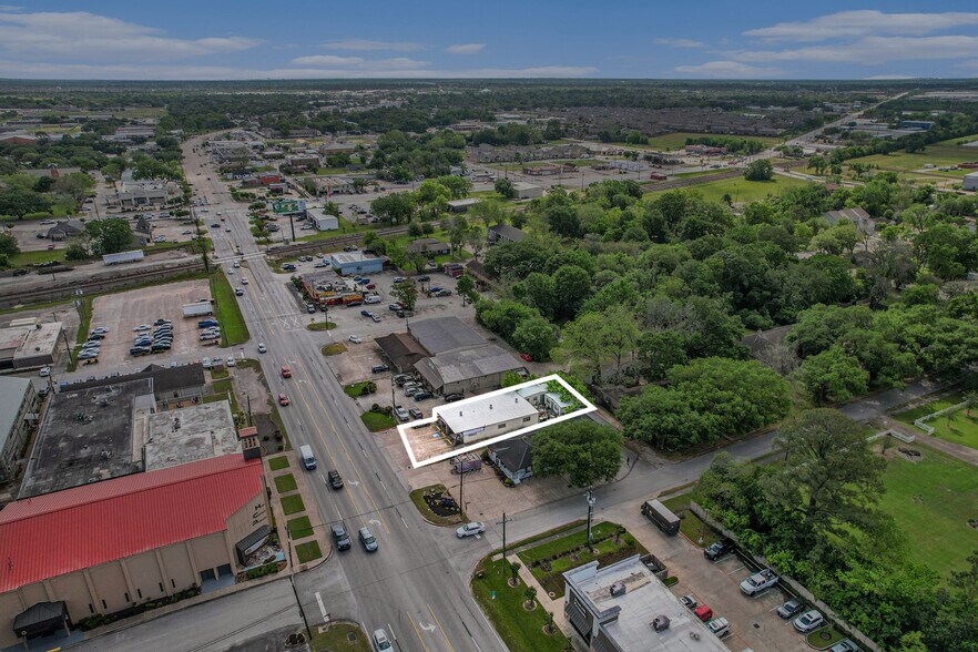 More Photos Of 4214 W Broadway, Pearland Freestanding For Sale