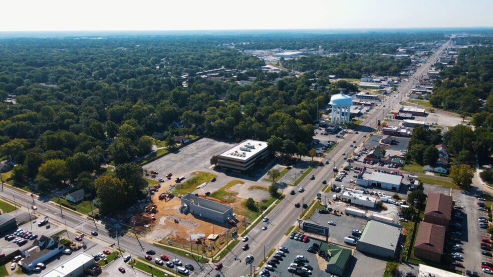 Primary Photo Of 620 S Glenstone Ave, Springfield Office For Sale