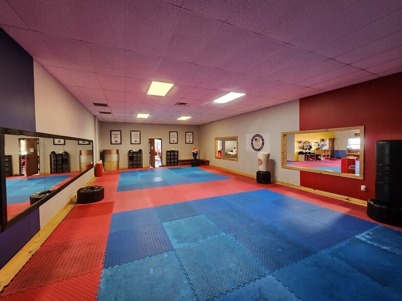 More Photos Of 6005-6011 S Mingo Rd, Tulsa Storefront Retail Office For Sale