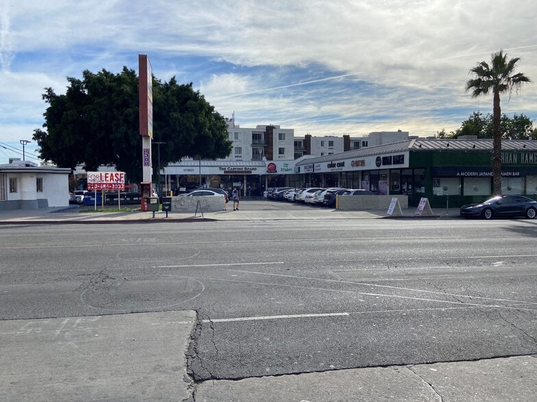 More Photos Of 7300 W Sunset Blvd, Los Angeles Storefront For Sale