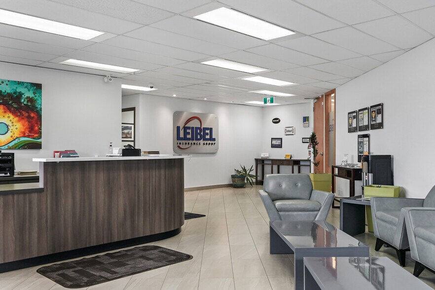 More Photos Of 2816 11th St NE, Calgary Office For Sale