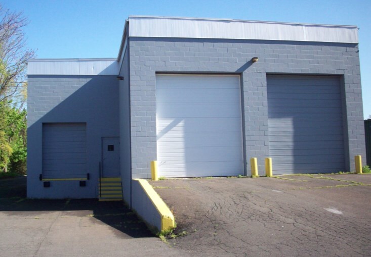 More Photos Of 30 Montowese Ave, North Haven Warehouse For Lease