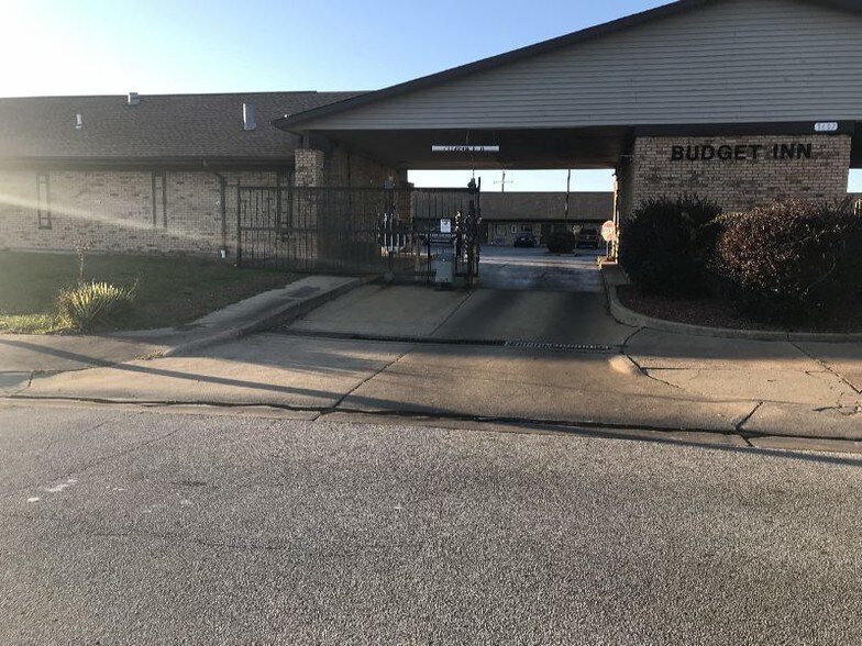 More Photos Of 3607 Hamilton Ave, Saint Louis Hotel For Sale