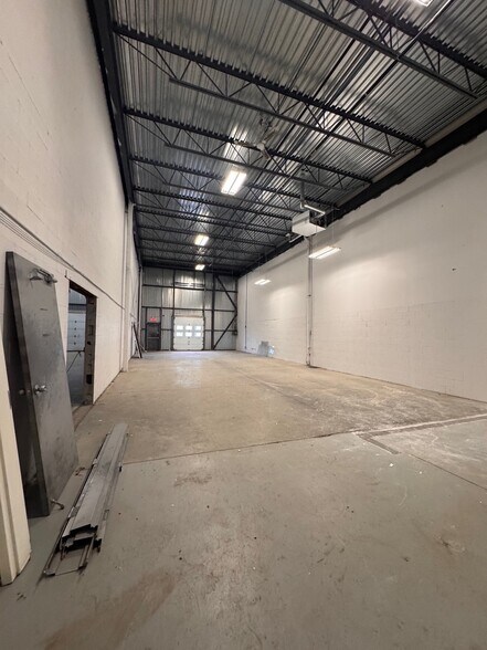 More Photos Of 1330 Rue Louis-Marchand, Beloeil Warehouse For Sale