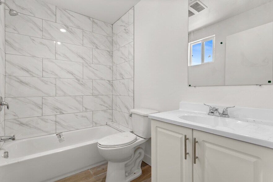 More Photos Of 707 W 80th St, Los Angeles Land For Sale