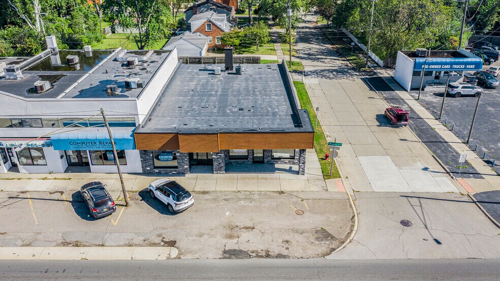 More Photos Of 30100 Woodward Ave, Royal Oak Storefront Retail Office For Lease