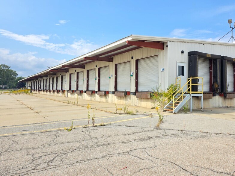 More Photos Of 700 NE Arch St, Atlanta Truck Terminal For Sale