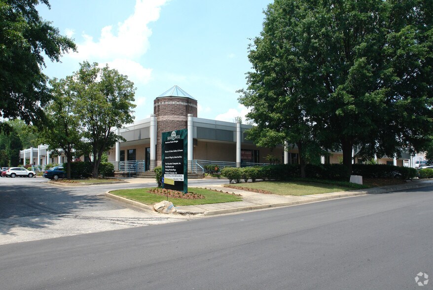 More Photos Of 690 Miami Cir NE, Atlanta Storefront For Lease