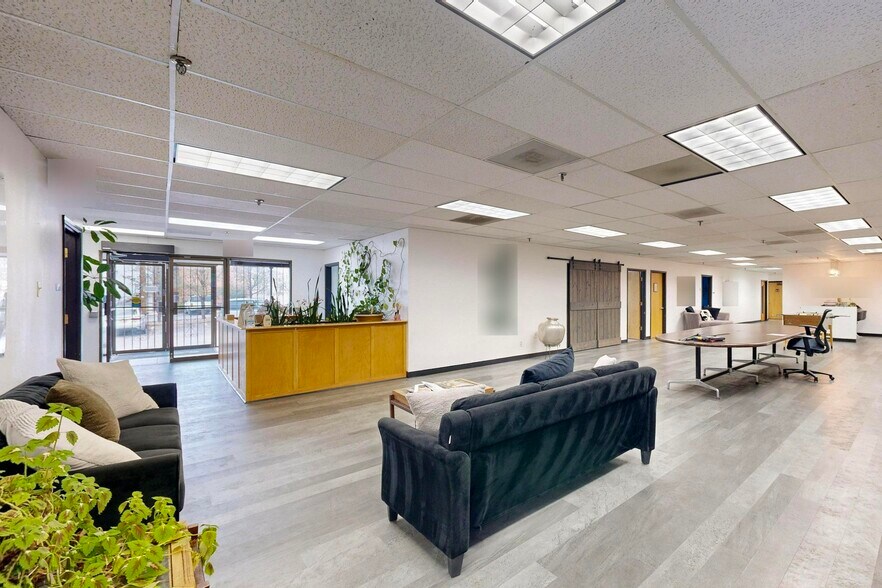More Photos Of 1920 Columbia Dr SE, Albuquerque Warehouse For Lease