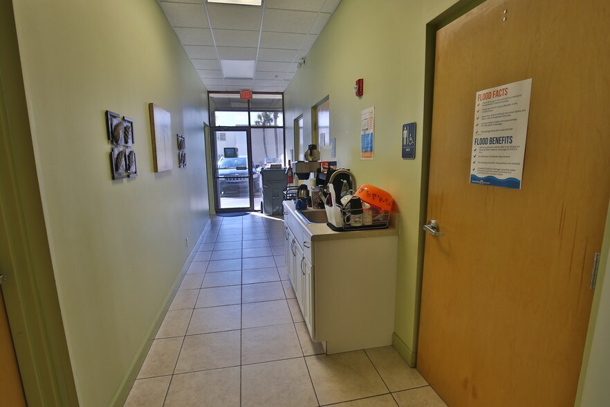 More Photos Of 140 S Atlantic Ave, Ormond Beach Office For Lease