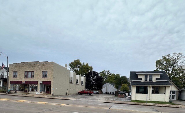 Primary Photo Of 118-128 E Wisconsin Ave, Appleton Apartments For Sale