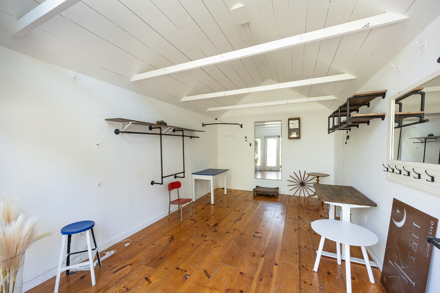 More Photos Of 8 Tannery Brook Rd, Woodstock Specialty For Sale