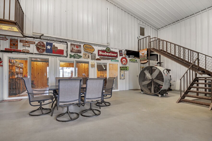 More Photos Of 111 Cypress Bay dr, Milam Specialty For Sale