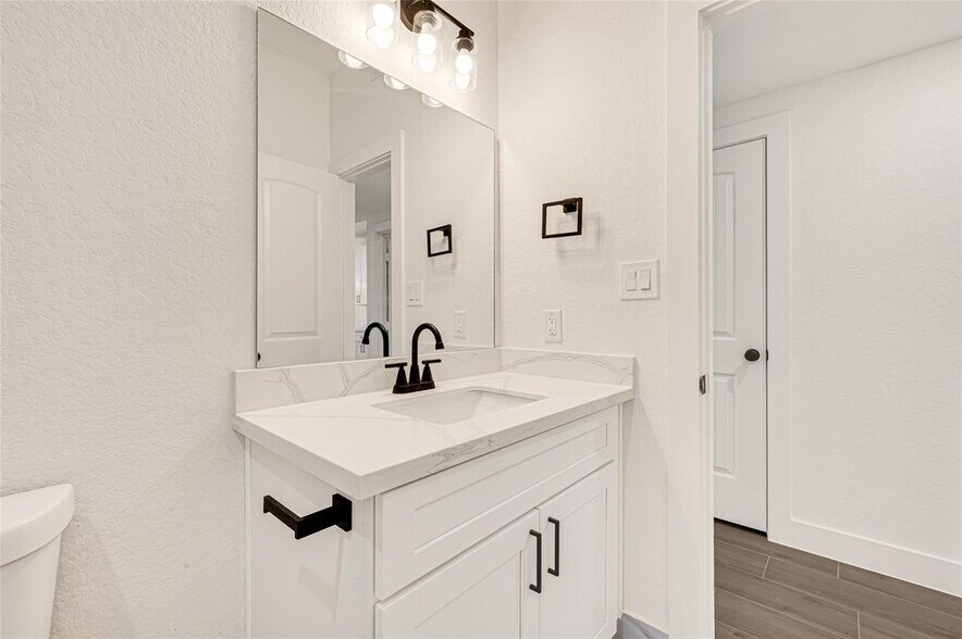 More Photos Of 430 Rhode Island st, Houston Apartments For Sale