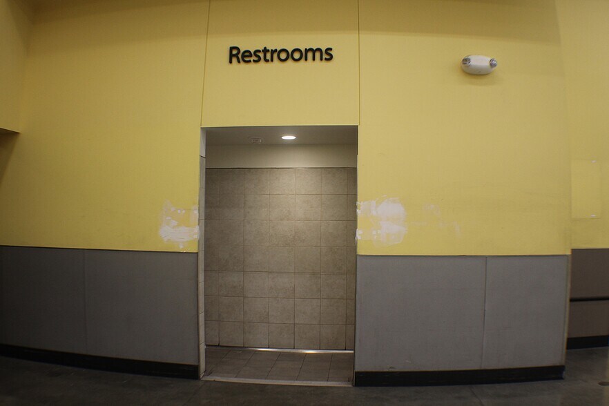 More Photos Of 869 W Florida Ave, Hemet Unknown For Lease