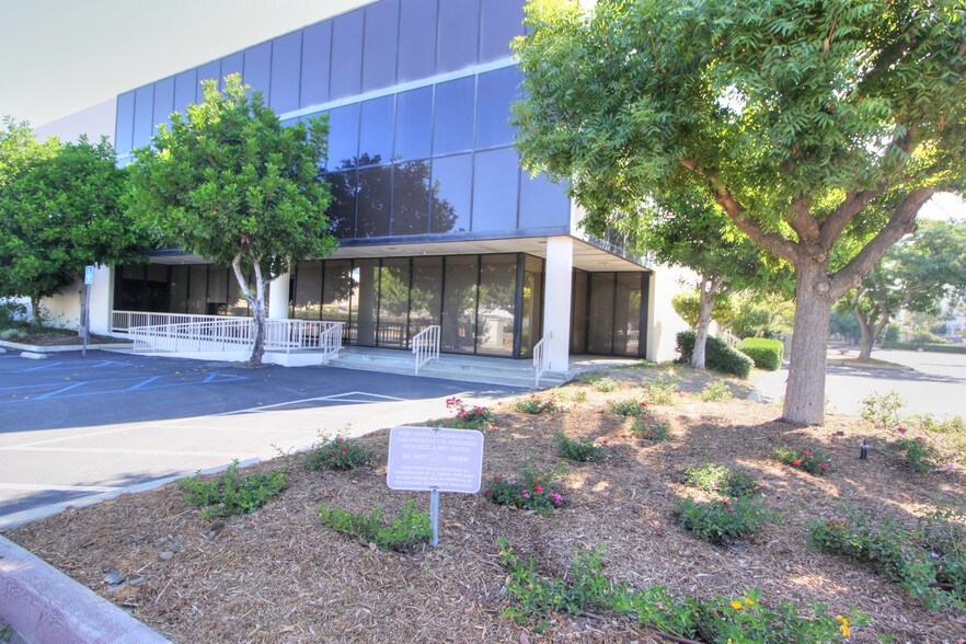 More Photos Of 601 S Dupont Ave, Ontario Warehouse For Sale