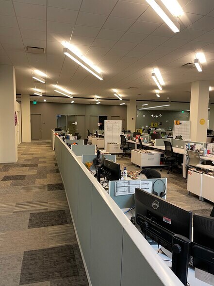 More Photos Of 49 W Maryland St, Indianapolis General Retail For Lease