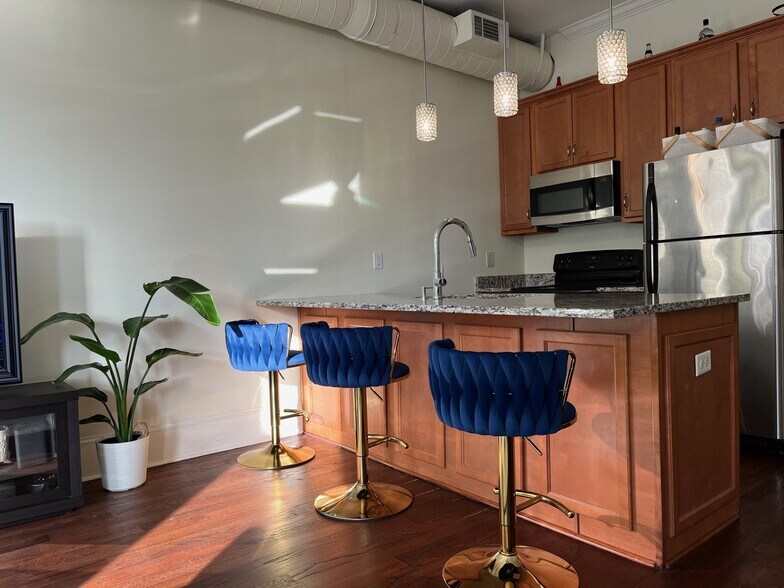 More Photos Of 512-518 2nd St, Macon General Retail For Sale