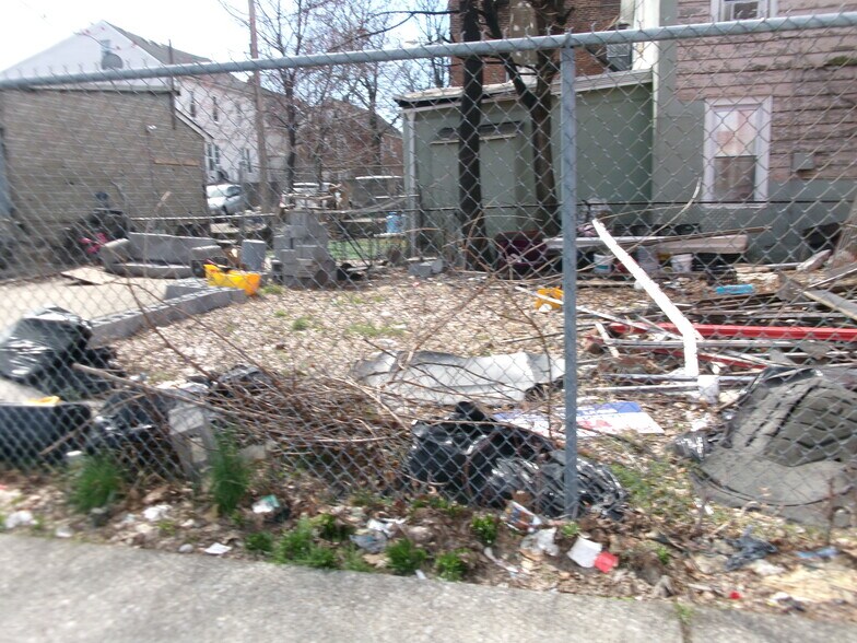 More Photos Of 337 Oak st, Passaic General Retail For Sale