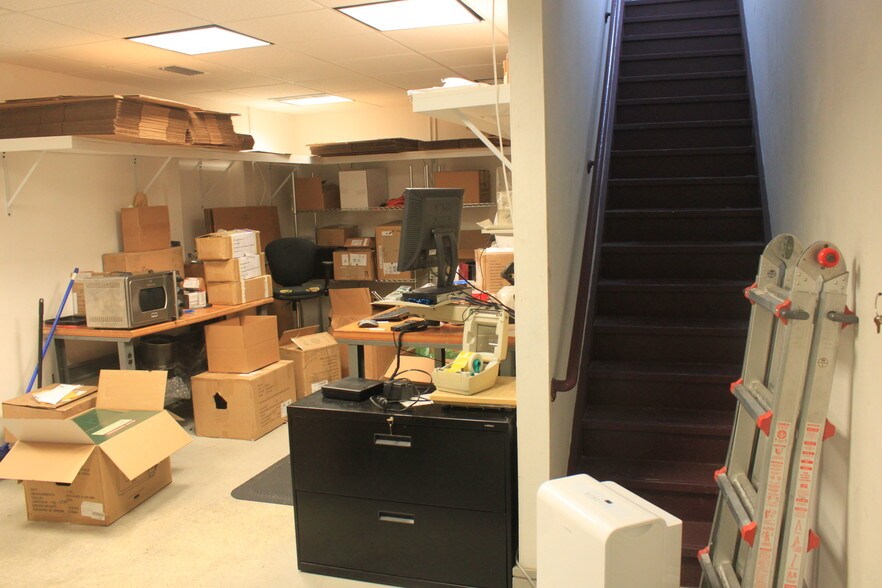 More Photos Of 2475 Hollywood Blvd, Hollywood Office For Lease