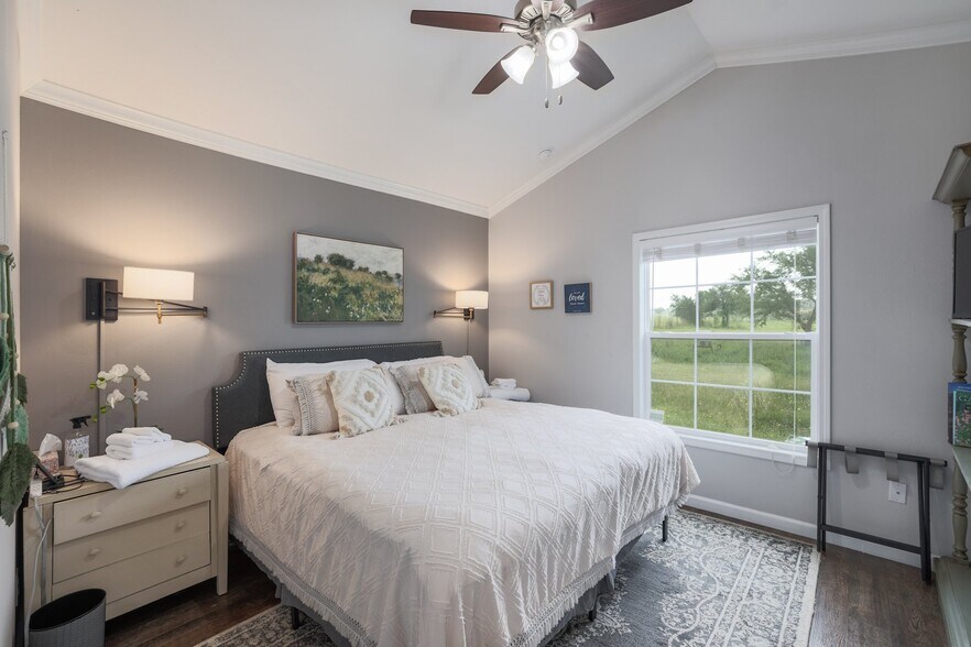 More Photos Of 2550 Bell Springs Rd, Dripping Springs Lodge Meeting Hall For Sale
