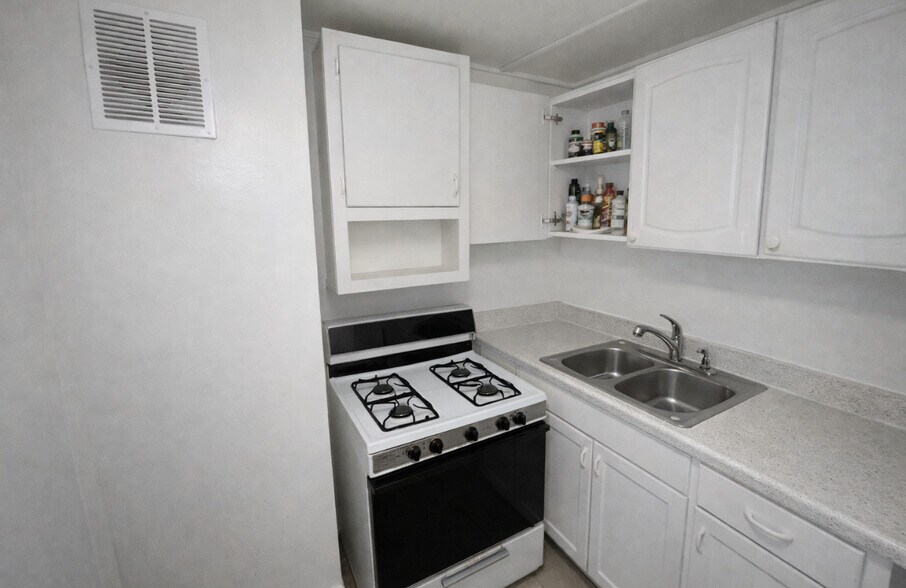 More Photos Of 335 Shonnard St, Syracuse Apartments For Sale