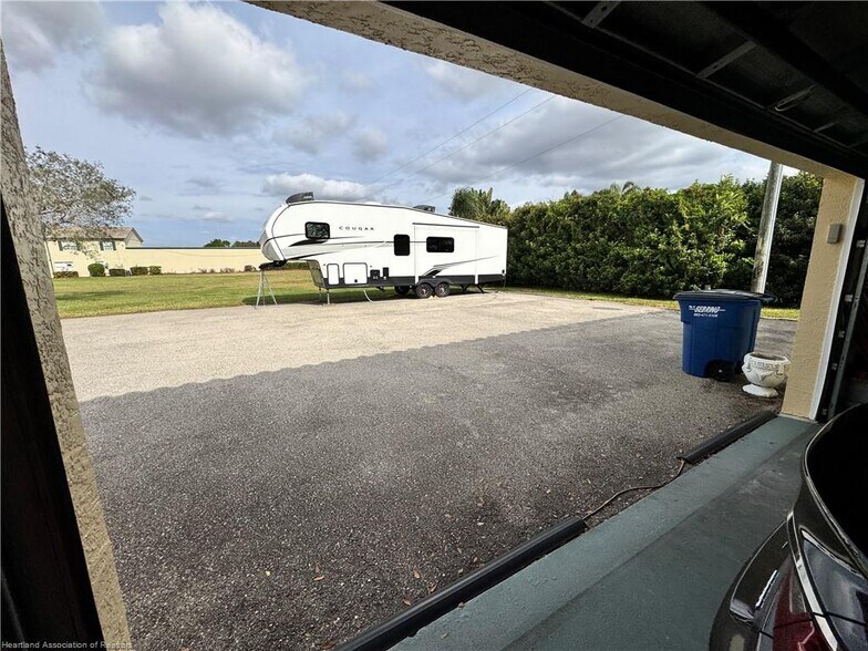 More Photos Of 2605 Bayview St, Sebring General Retail For Lease