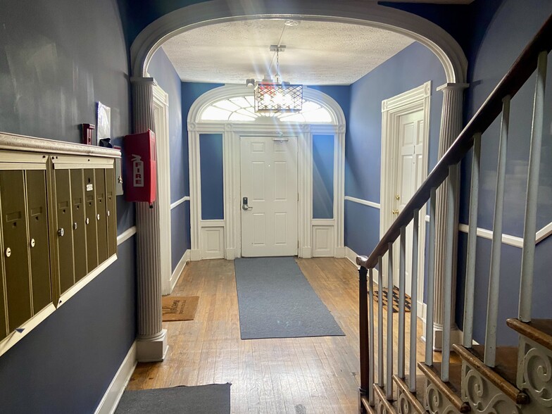 More Photos Of 406 N Loudoun St, Winchester Apartments For Sale