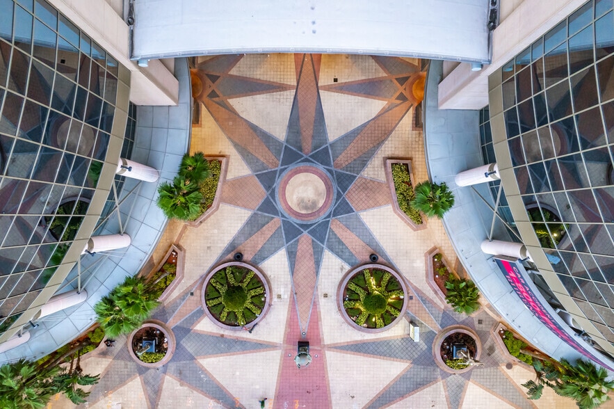 More Photos Of 121 S Orange Ave, Orlando Office Residential For Lease