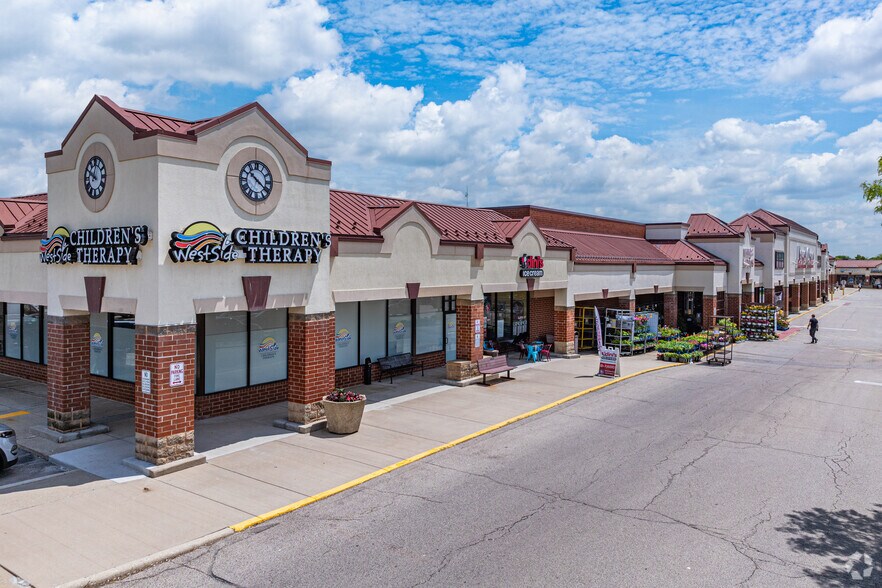 Primary Photo Of 720-812 W Army Trail Rd, Carol Stream General Retail For Lease