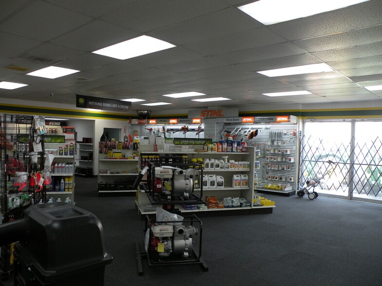 More Photos Of 45223 23rd St W, Lancaster Auto Dealership For Sale