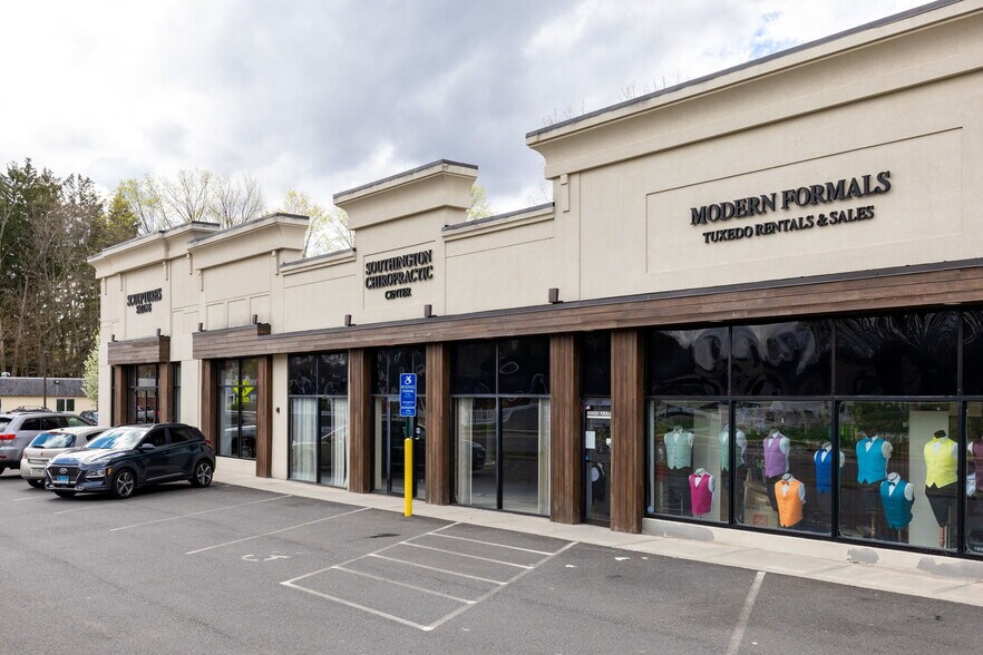 More Photos Of 474 N Main St, Southington Storefront For Lease