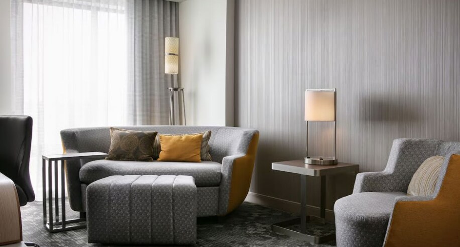 More Photos Of 200 S Superior St, Albion Hotel For Sale