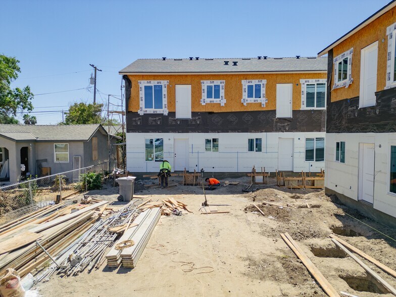 More Photos Of 40 W 13th St, Merced Apartments For Sale