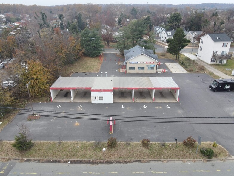 Primary Photo Of 1603 Dixon St, Fredericksburg Carwash For Sale