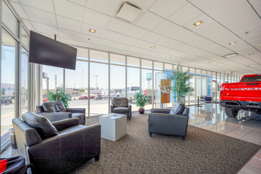 More Photos Of 3921 Frederick Ave, Saint Joseph General Retail For Sale