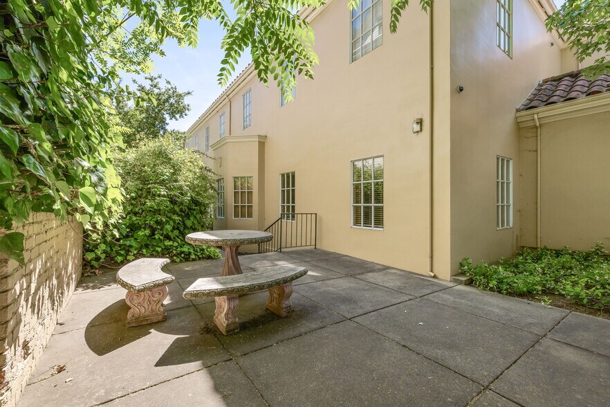 More Photos Of 2001 P St, Sacramento Office For Sale