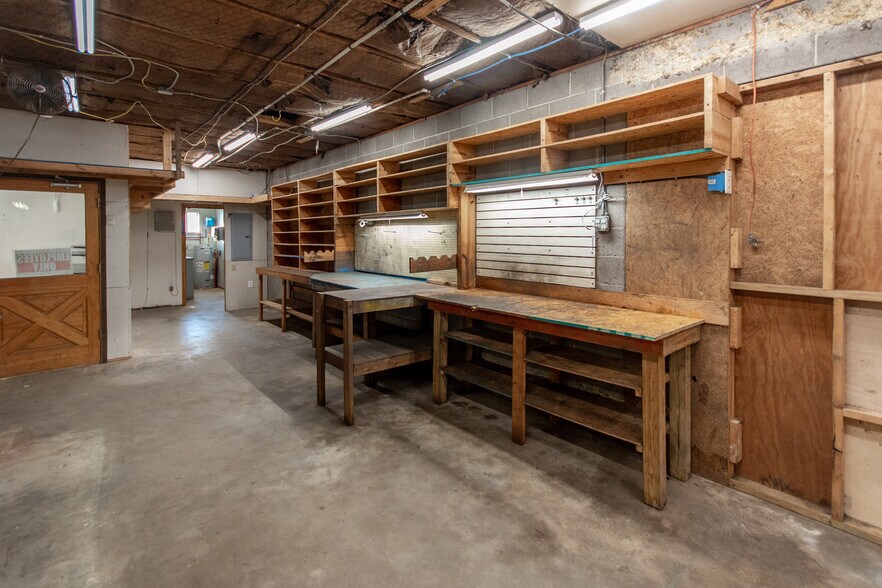 More Photos Of 535 W Main St, Franklin Specialty For Sale