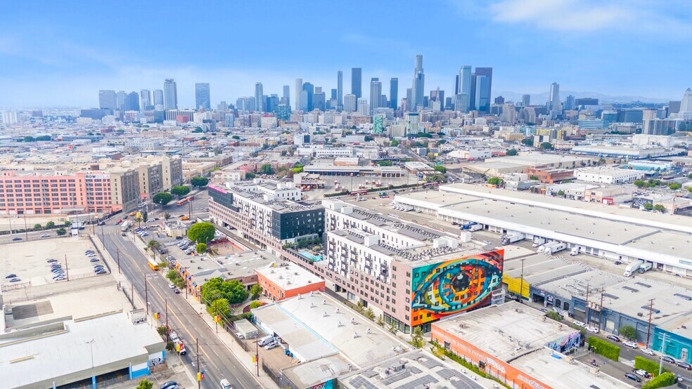 More Photos Of 1540 Industrial St, Los Angeles Apartments For Lease