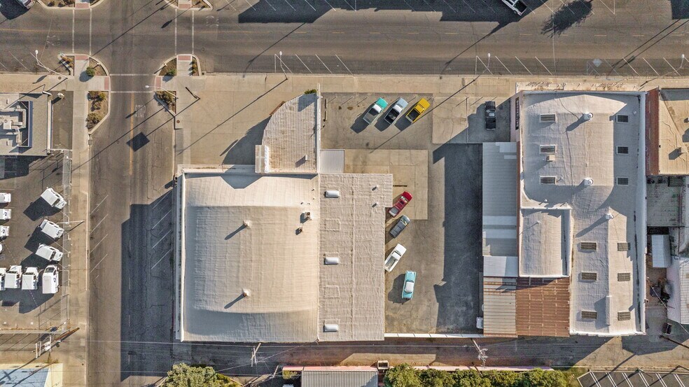 More Photos Of 180 S K St, Dinuba Specialty For Sale