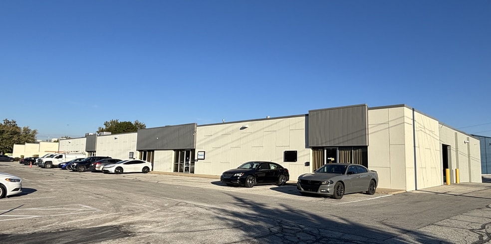 Primary Photo Of 5522-5538 W Raymond St, Indianapolis Light Distribution For Lease