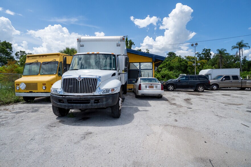 More Photos Of 5507 E Colonial Dr, Orlando Auto Repair For Sale