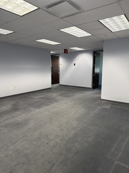 More Photos Of 25 Melville Park Rd, Melville Office For Lease
