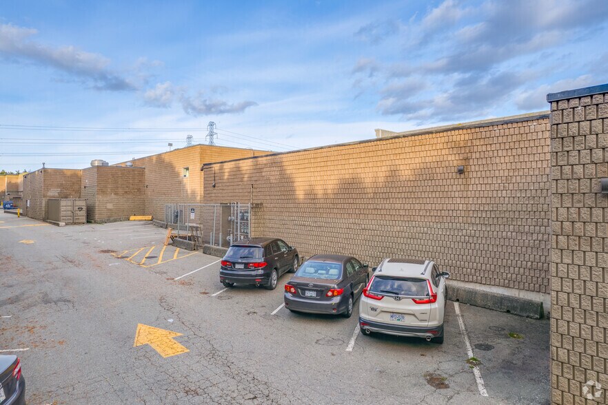 More Photos Of 7303 120th St, Surrey Unknown For Lease