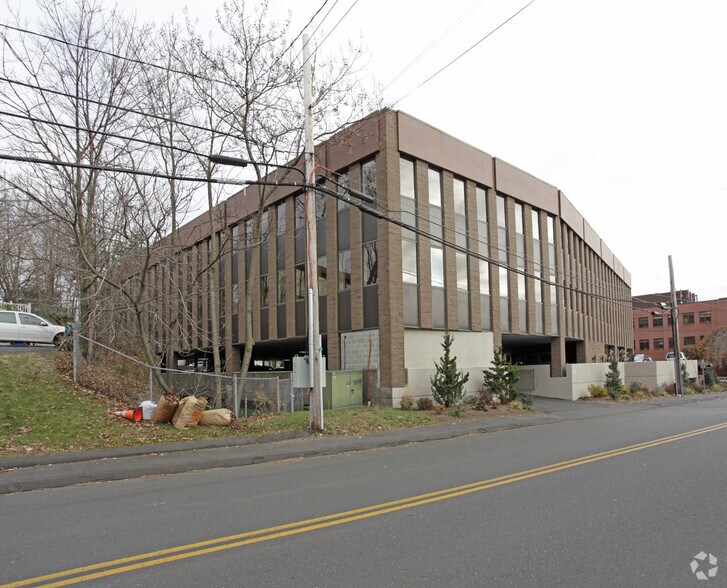 Primary Photo Of 50 Locust Ave, New Canaan Medical For Lease