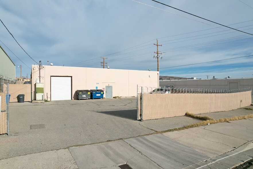 Primary Photo Of 200 Eastgate Rd, Barstow Warehouse For Sale