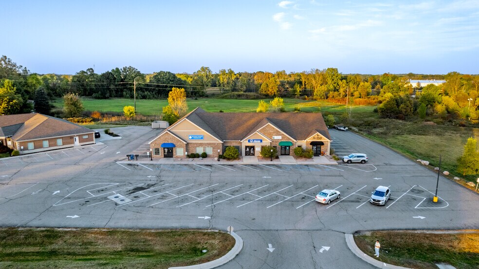 More Photos Of 806 Hogsback Rd, Mason Office For Lease